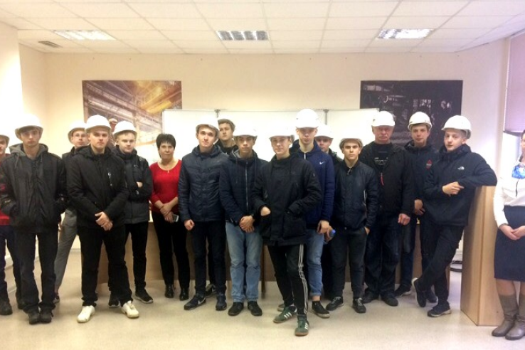 Студенты изучают работу Тихвинского ферросплавного завода 